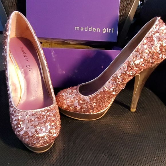 Madden Girl Pink Rose Sequins Pump/Heel - Picture 1 of 4